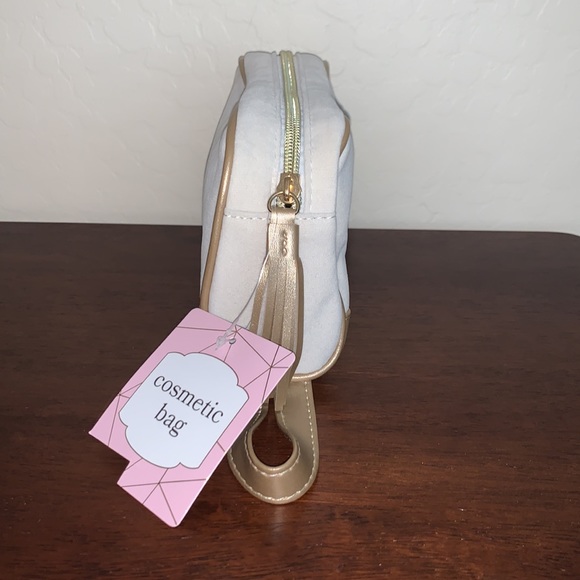 BEST BRANDS BRAND NEW WITH TAGS SUPER CUTE COSMETIC BAG - Picture 3 of 7